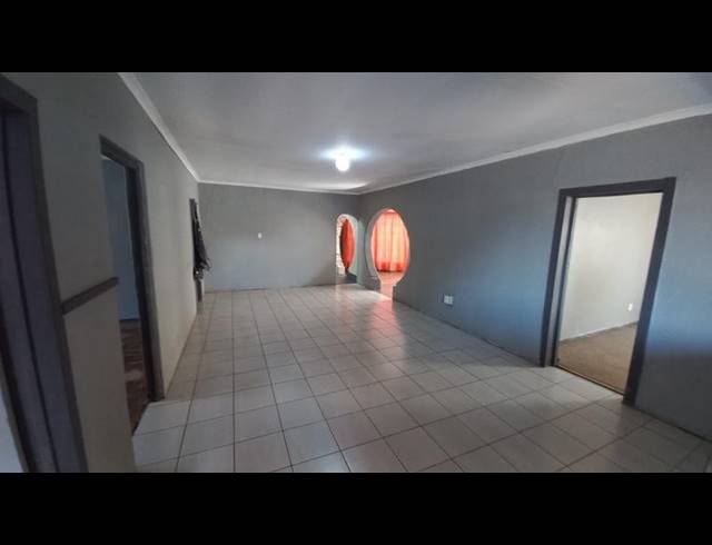 3 BEDROOM HOUSE FOR SALE IN MOUNTAIN VIEW